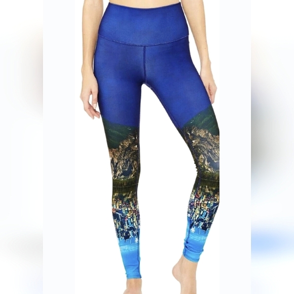 ALO Yoga Pants - Alo Yoga High Waisted Dreamscape Printed Airbrush leggings